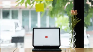 طرق الربح من اليوتيوب بدون ظهور: الدليل الشامل لعام 2026 33 طرق الربح من اليوتيوب بدون ظهور باستخدام أدوات تحرير الفيديو وشاشة كمبيوتر.